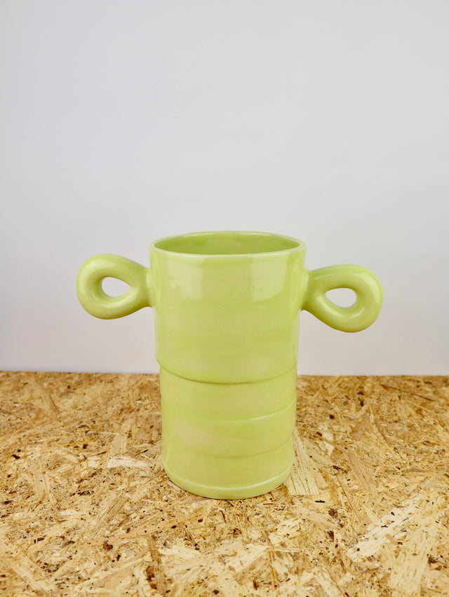 Dialog vase in optimistic green