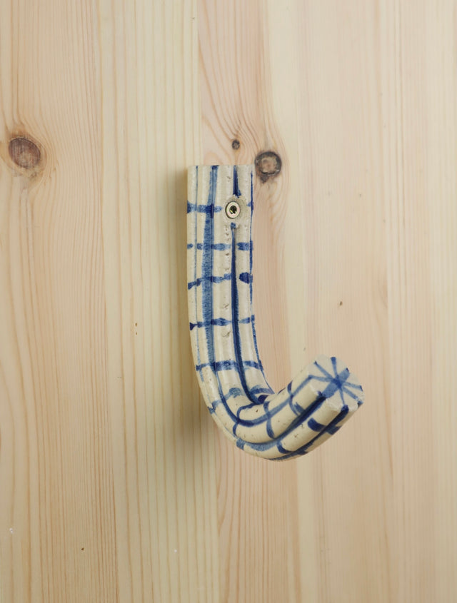 "Blue grid" Extruded hanger