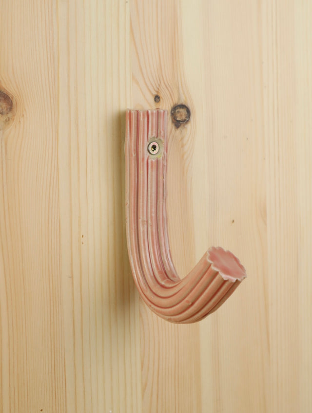 "Dusty rose" Extruded hanger