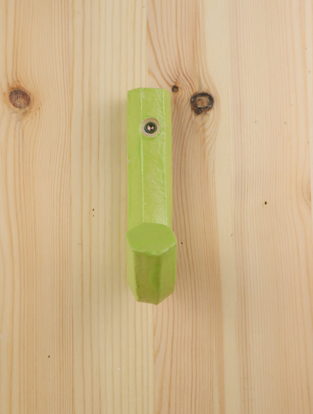 "Happy green" Extruded hanger