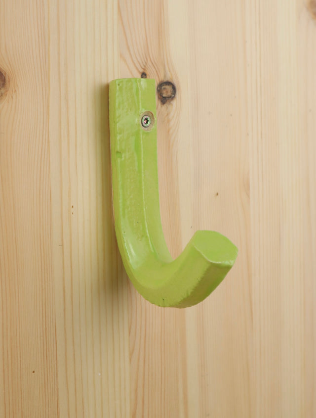 "Happy green" Extruded hanger