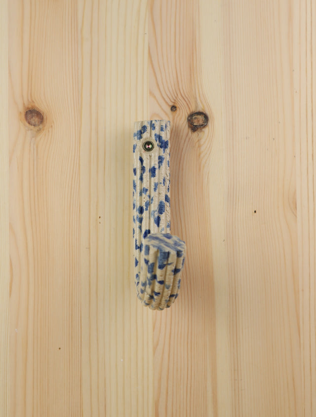 "Blue dots" Extruded hanger