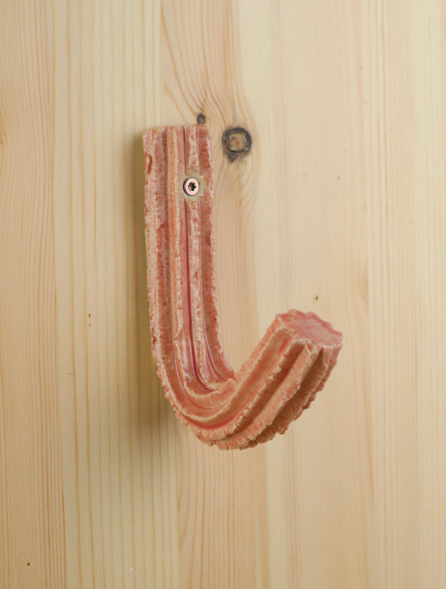 "Juicy pink" Extruded hanger