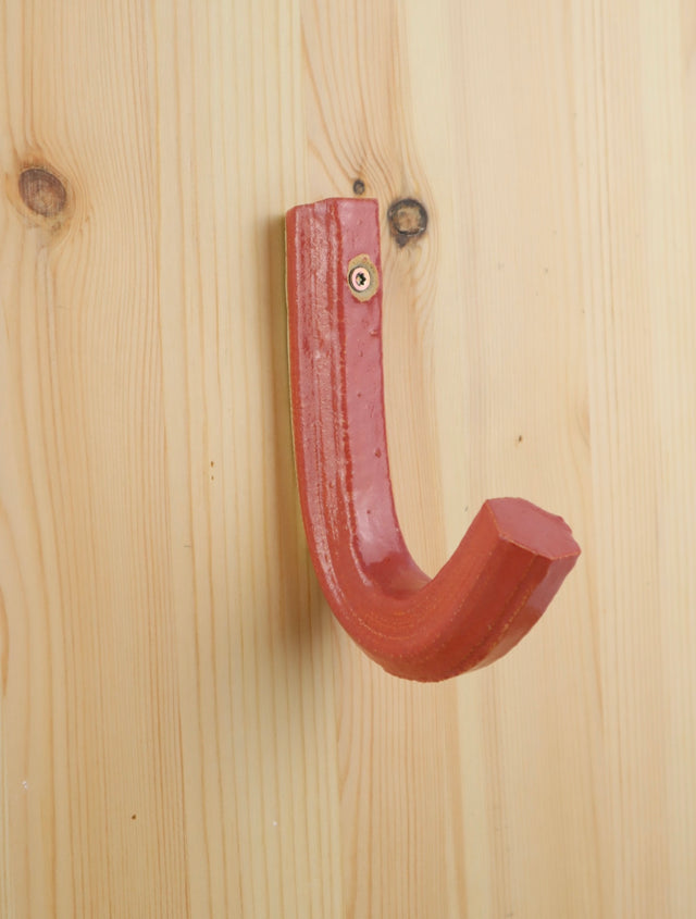 "Raspberry" Extruded hanger