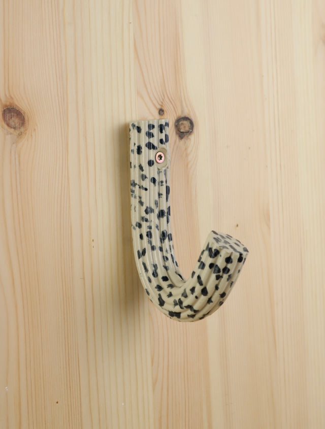 "Black dots" Extruded hanger