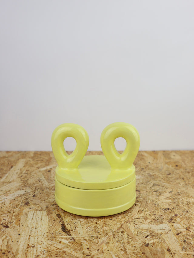 Dialog "yellow " medium low jar with lid and double handles