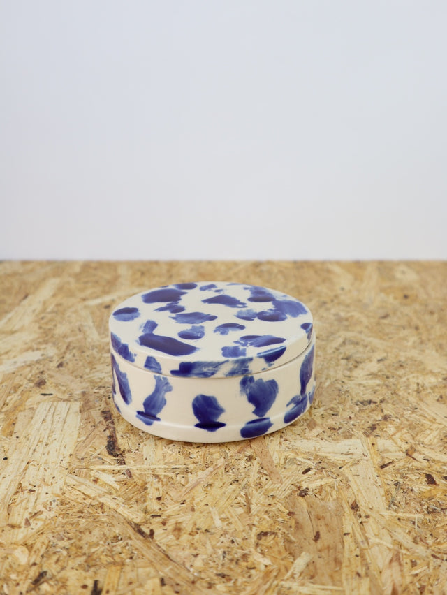 Dialog "blue strokes" medium low with lid