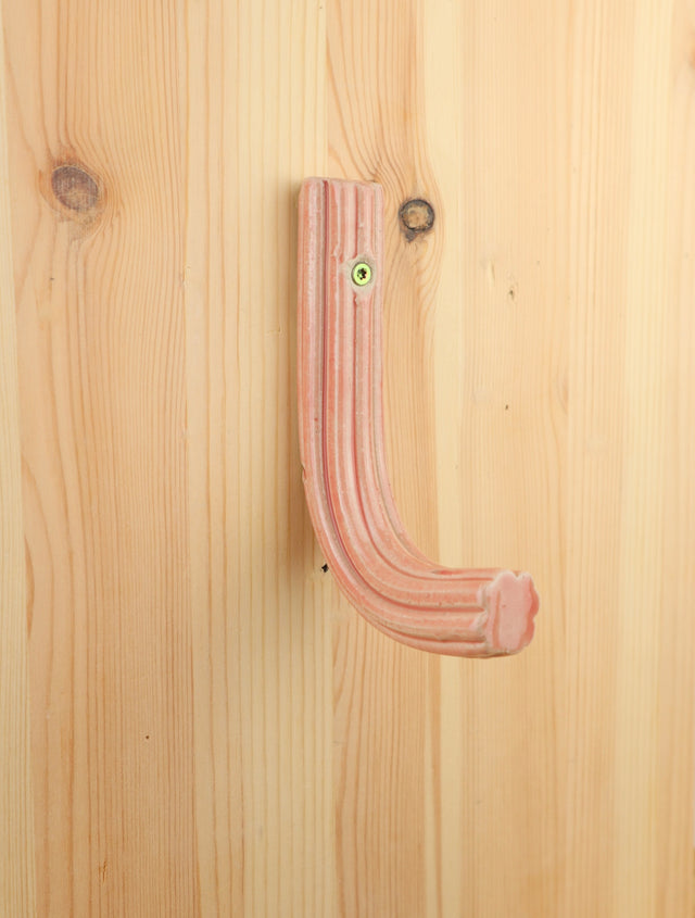 "Juicy pink" Extruded hanger