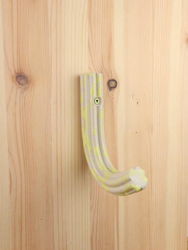 "Yellow drip" Extruded hanger