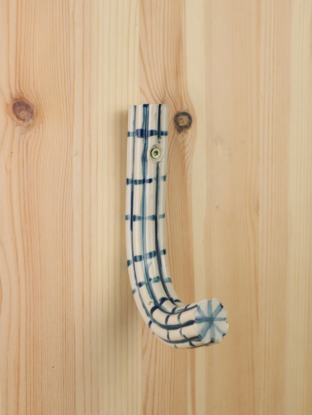 "Blue grid" Extruded hanger