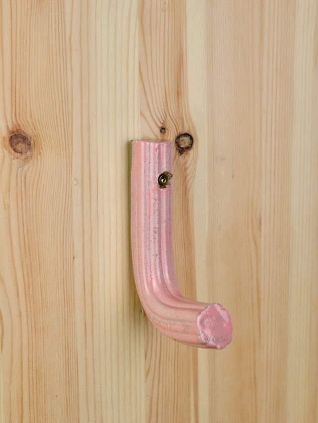 "Light pink" Extruded hanger
