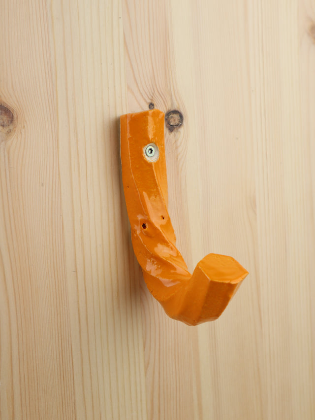 "Orange" Extruded hanger