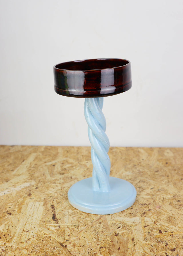 Dialog x extruded "blue and deep brown" object
