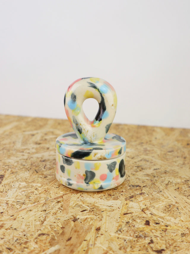 Dialog "color drip drop" small container with lid